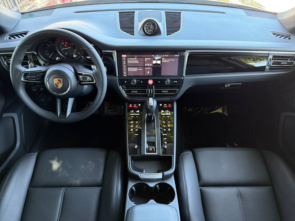 Thumbnail: 2026 Porsche Macan - 9