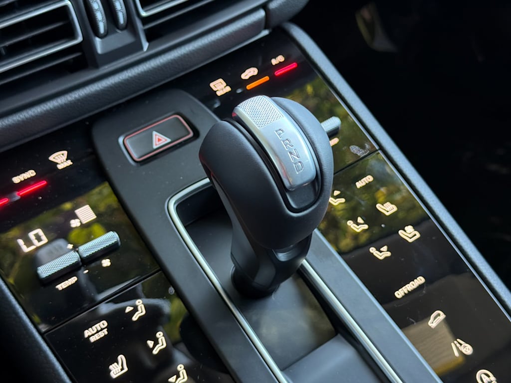 Thumbnail: 2026 Porsche Macan - 28