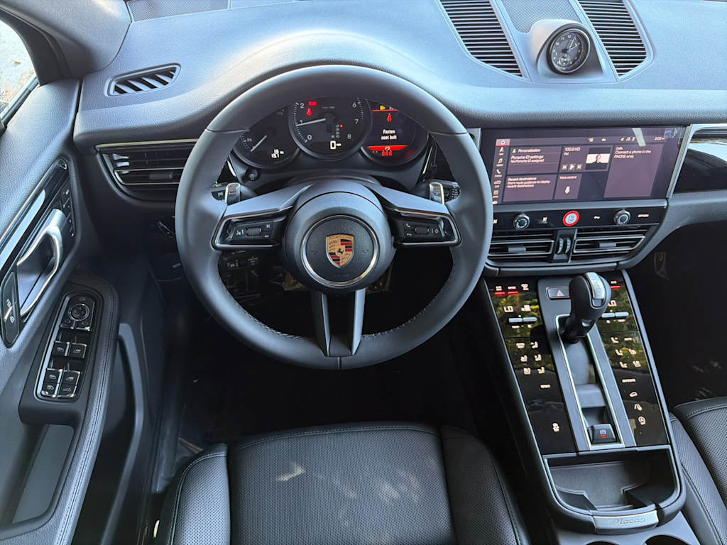 Thumbnail: 2026 Porsche Macan - 12