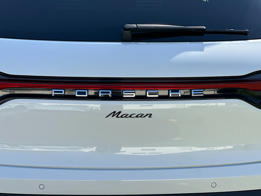 Thumbnail: 2026 Porsche Macan - 33