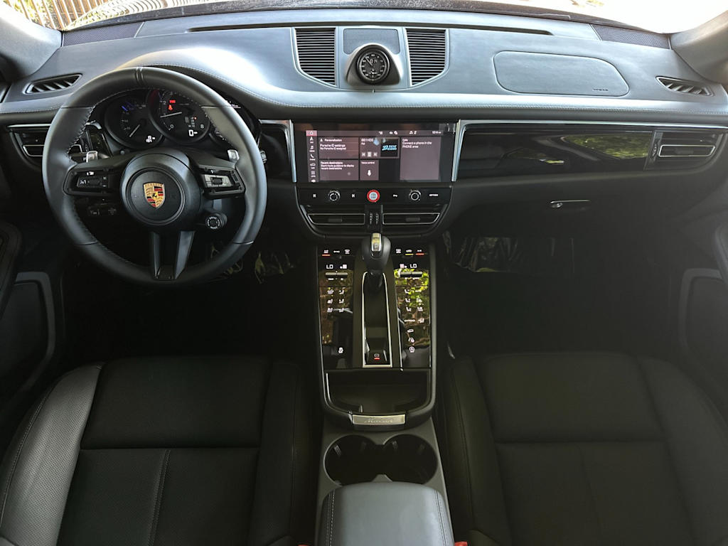 Thumbnail: 2026 Porsche Macan - 9
