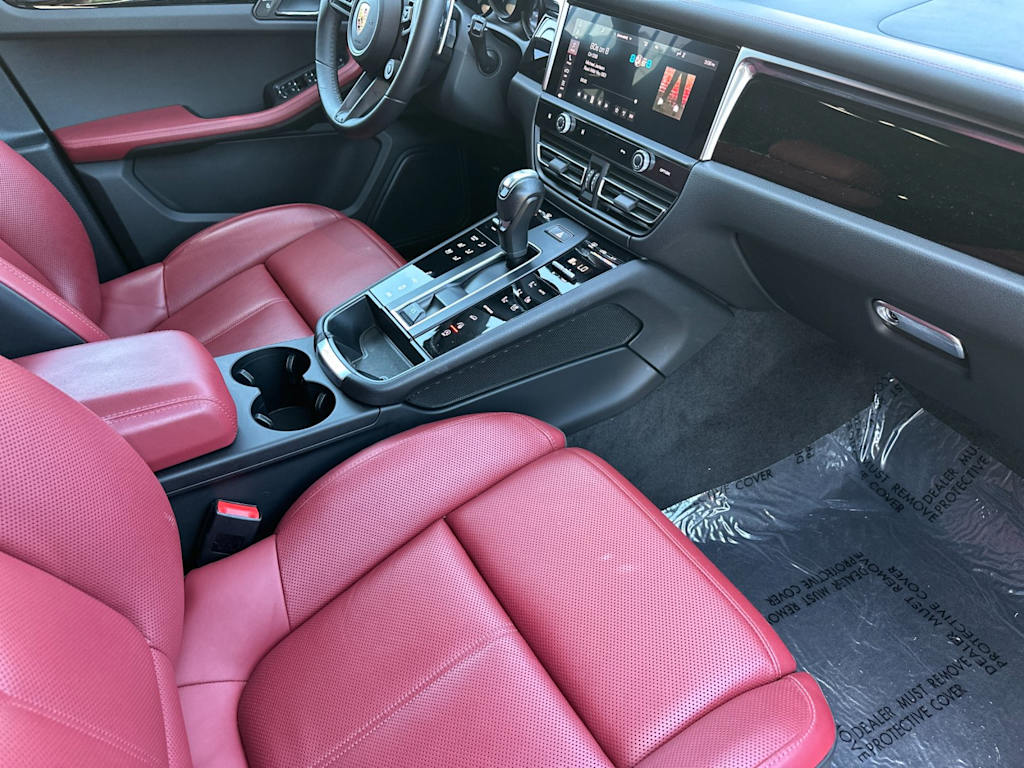 Thumbnail: 2023 Porsche Macan - 12