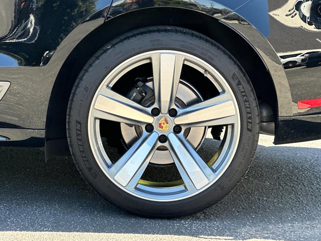 Thumbnail: 2023 Porsche Macan - 7