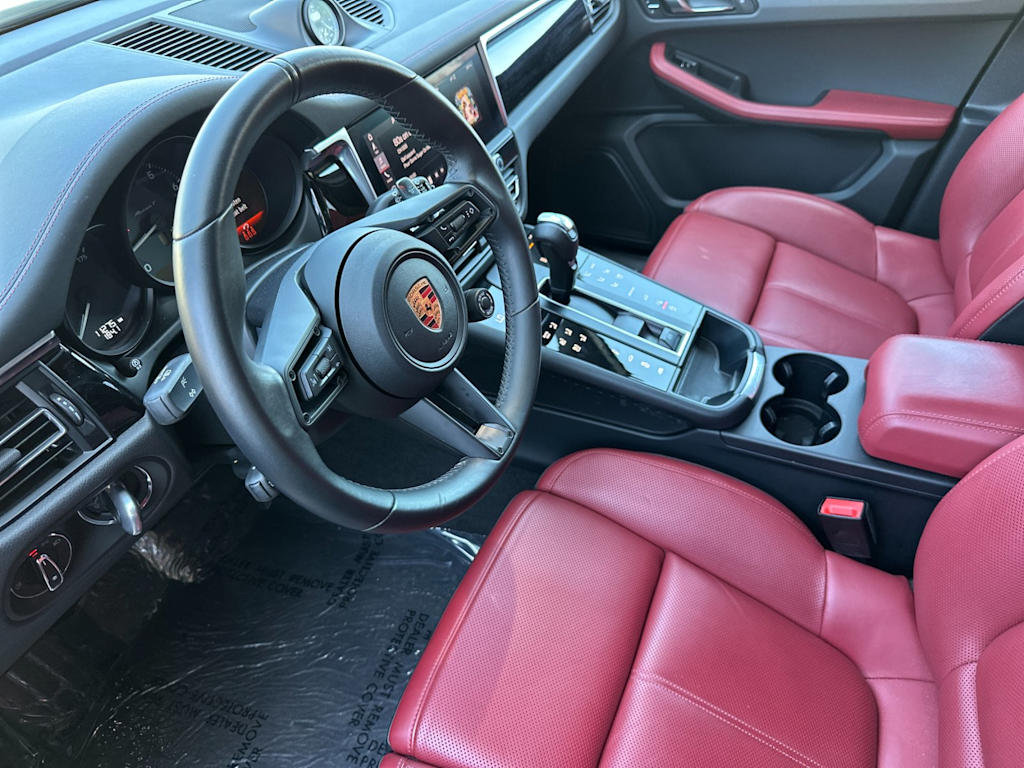 Thumbnail: 2023 Porsche Macan - 9