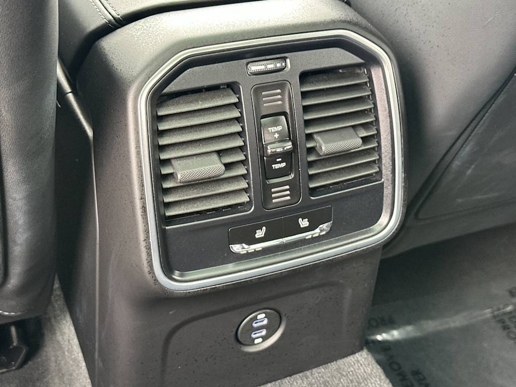 Thumbnail: 2025 Porsche Macan - 23