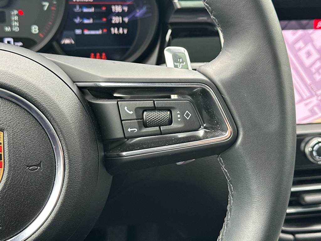 Thumbnail: 2025 Porsche Macan - 32