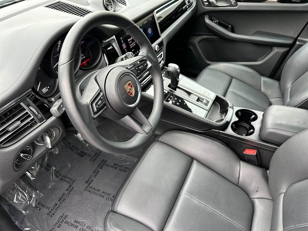Thumbnail: 2025 Porsche Macan - 10