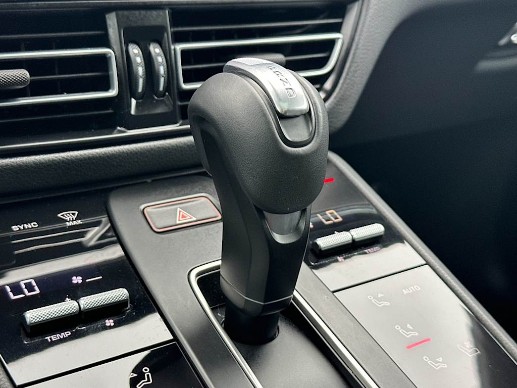 Thumbnail: 2025 Porsche Macan - 29