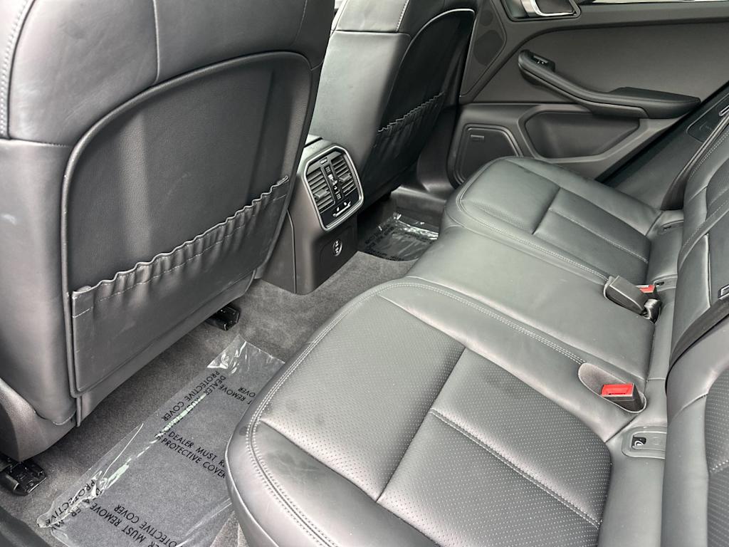 Thumbnail: 2025 Porsche Macan - 12