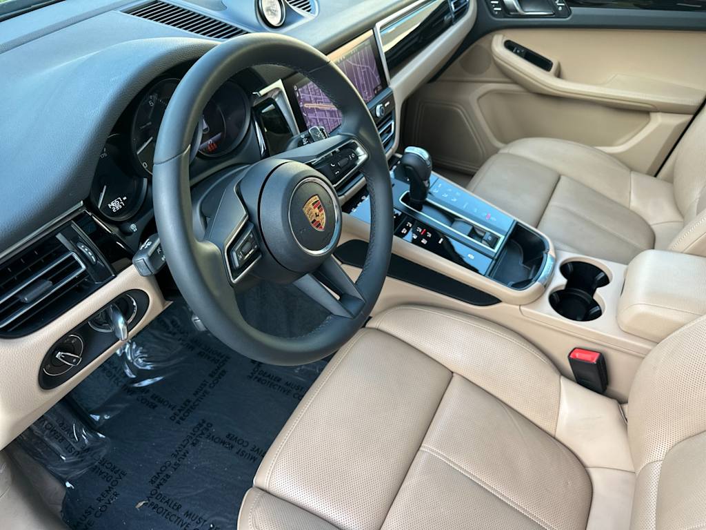 Thumbnail: 2025 Porsche Macan - 2