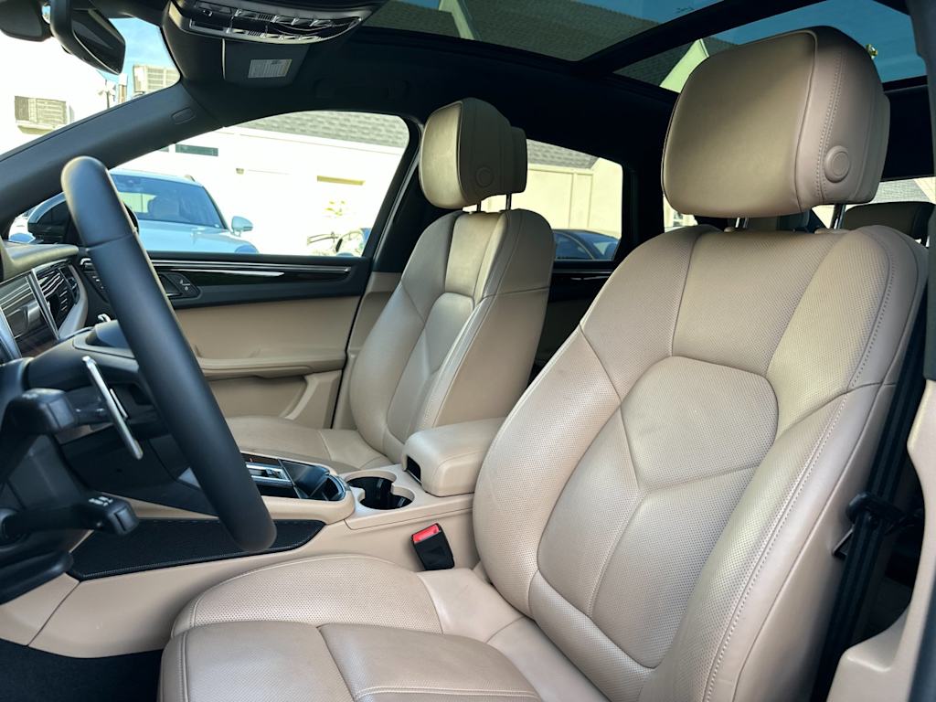 Thumbnail: 2025 Porsche Macan - 10