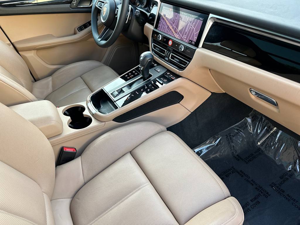 Thumbnail: 2025 Porsche Macan - 13