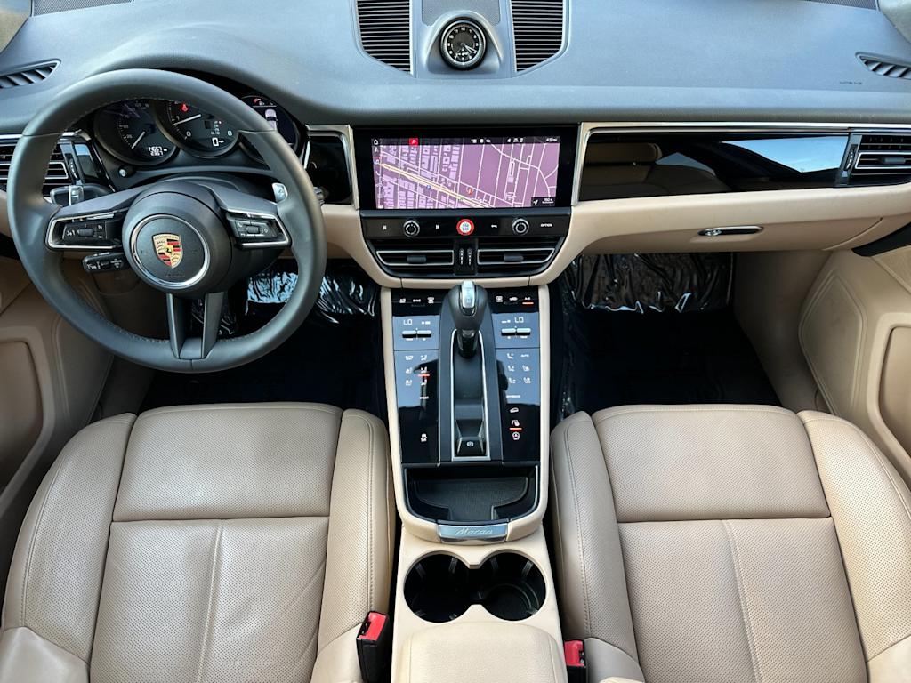 Thumbnail: 2025 Porsche Macan - 9