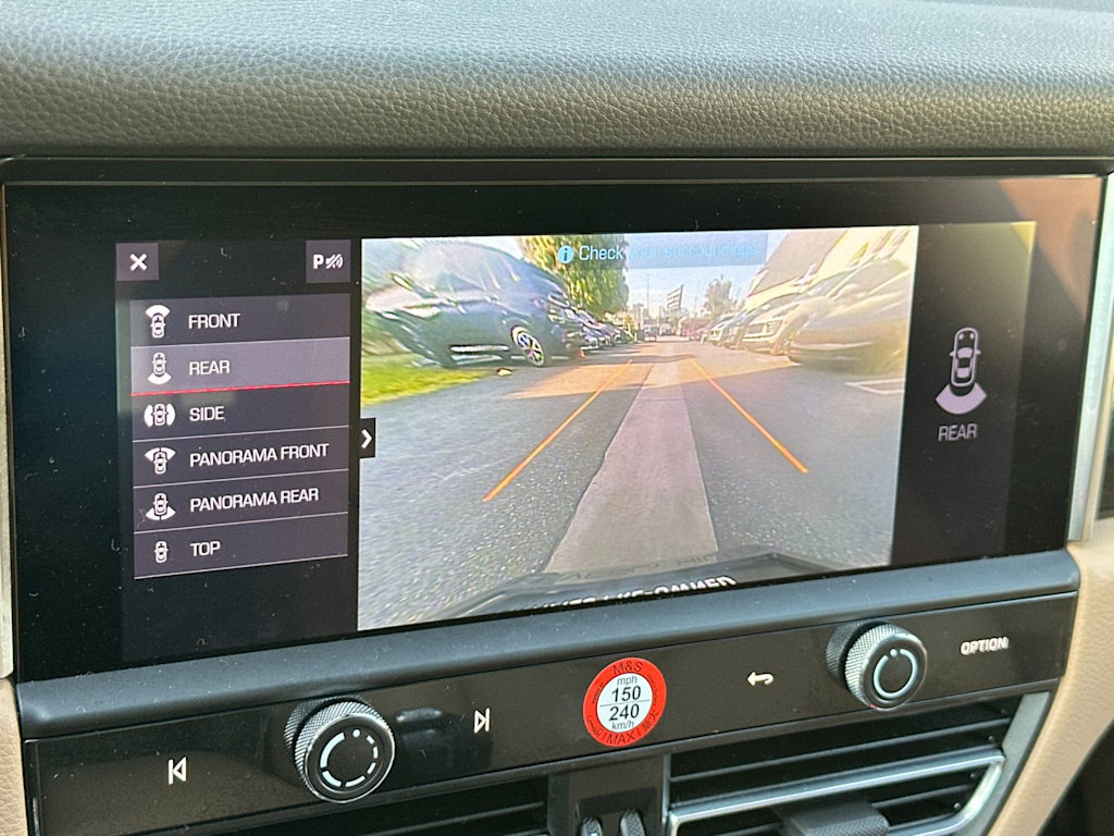 Thumbnail: 2025 Porsche Macan - 27