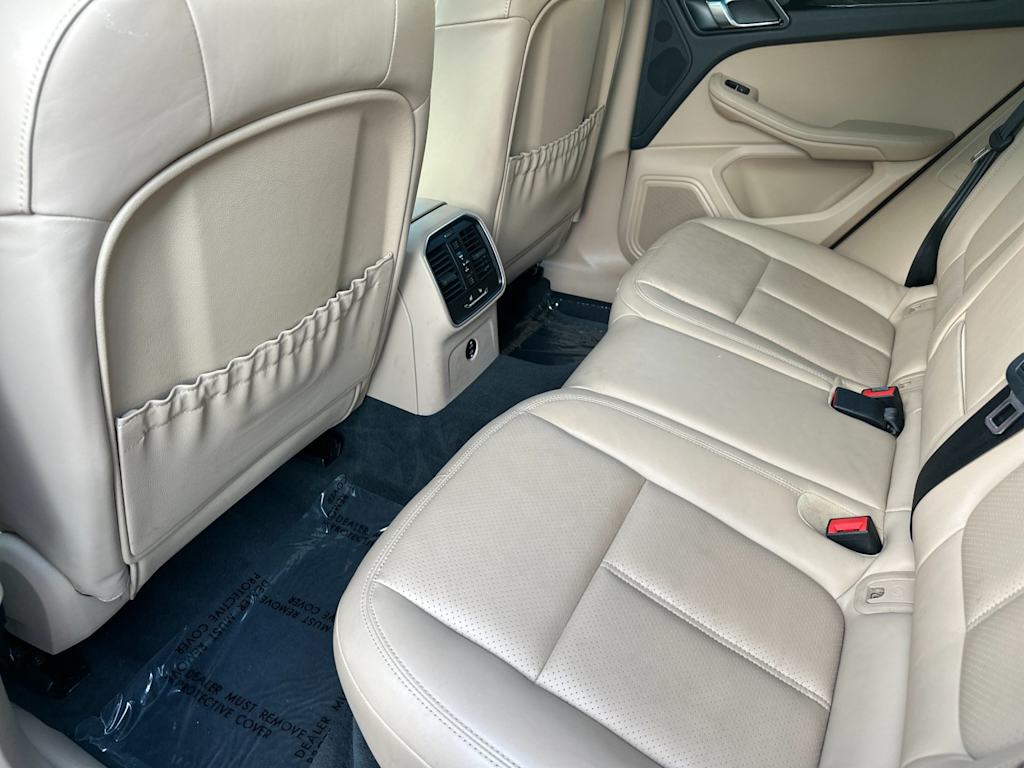 Thumbnail: 2025 Porsche Macan - 11