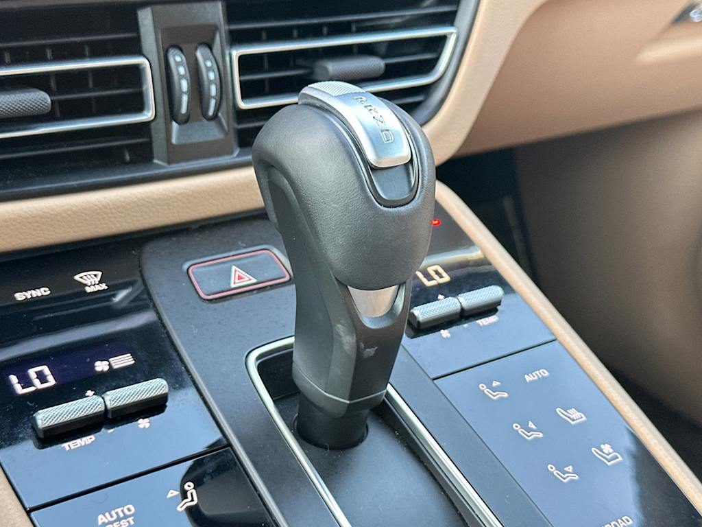 Thumbnail: 2025 Porsche Macan - 28