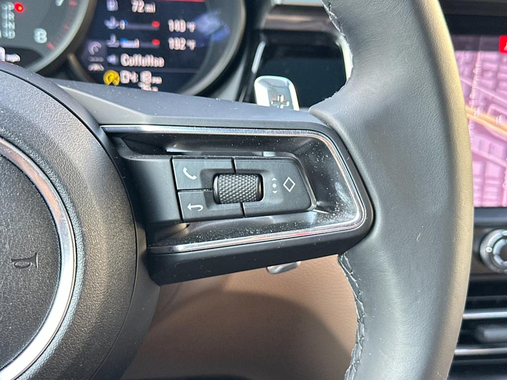 Thumbnail: 2025 Porsche Macan - 31