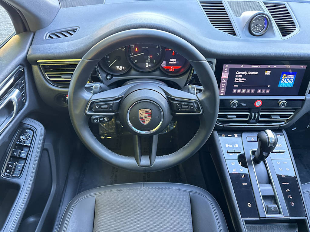 Thumbnail: 2025 Porsche Macan - 13