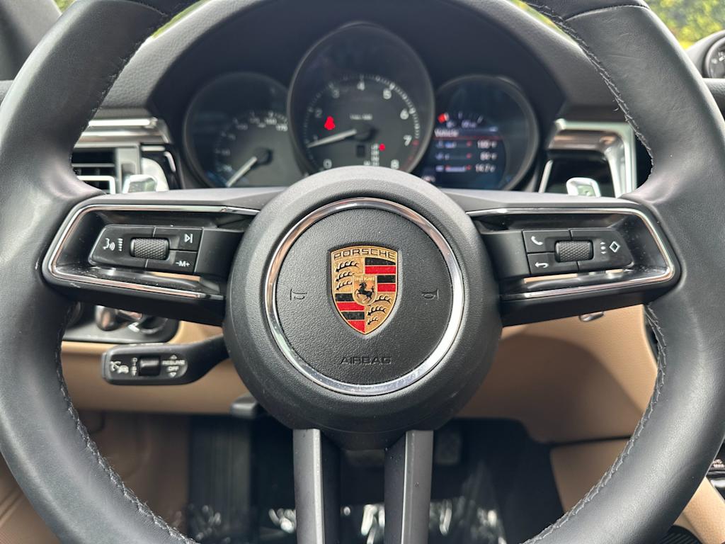 Thumbnail: 2025 Porsche Macan - 29