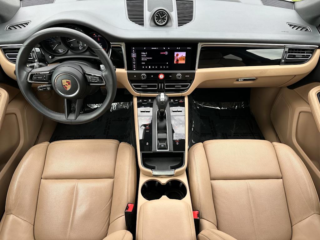 Thumbnail: 2025 Porsche Macan - 2
