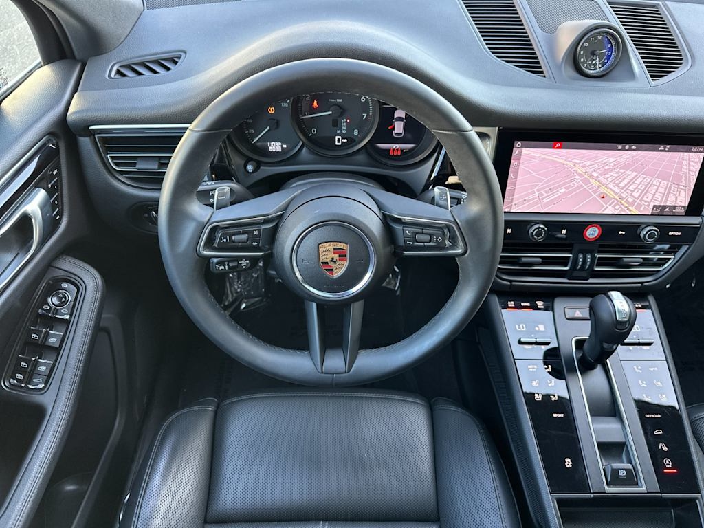Thumbnail: 2025 Porsche Macan - 9