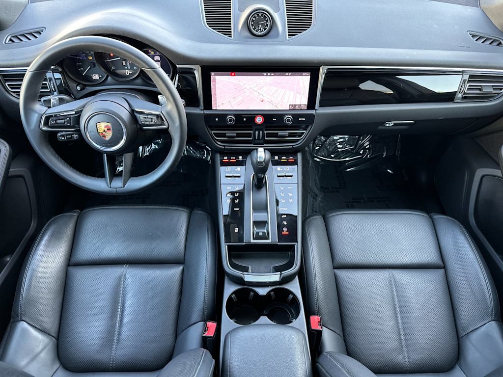 Thumbnail: 2025 Porsche Macan - 2