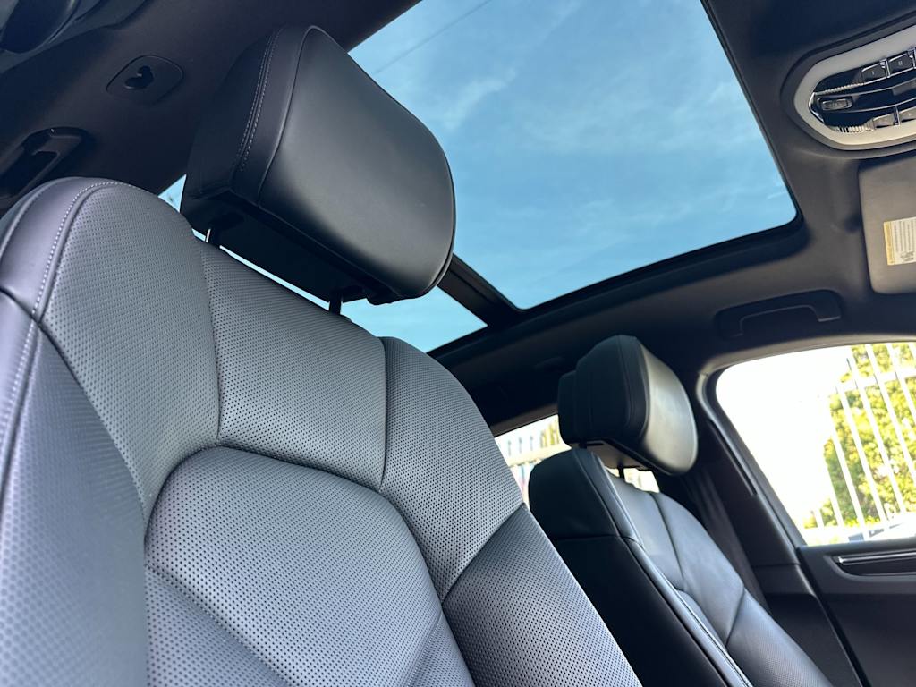 Thumbnail: 2025 Porsche Macan - 24