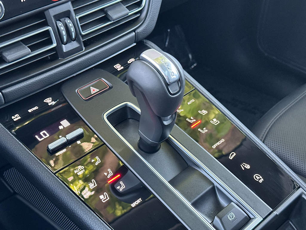 Thumbnail: 2025 Porsche Macan - 14