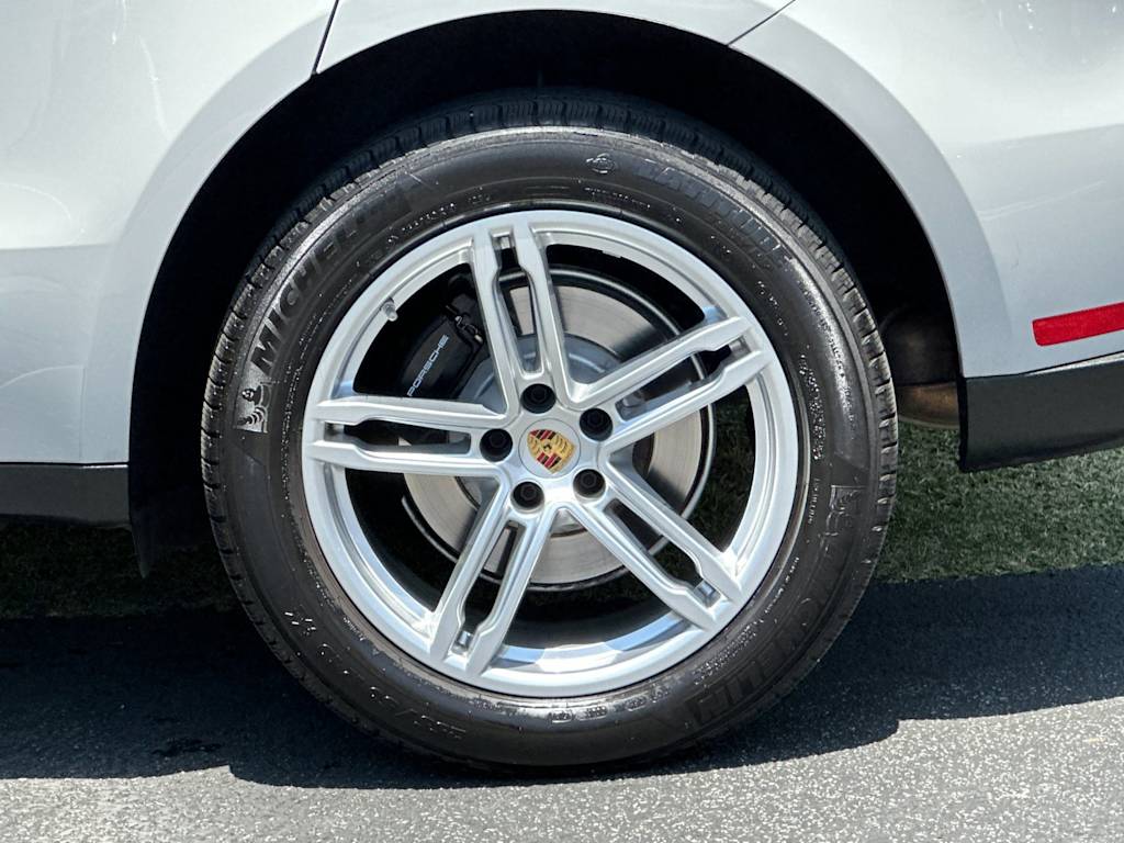 Thumbnail: 2025 Porsche Macan - 7