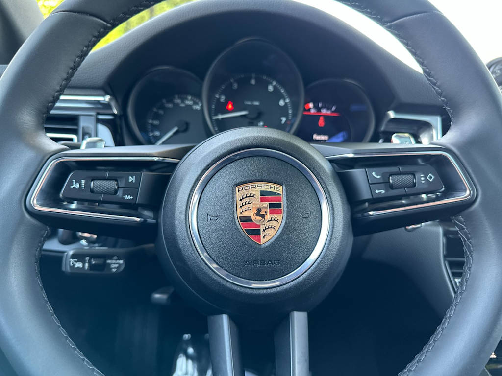 Thumbnail: 2025 Porsche Macan - 29