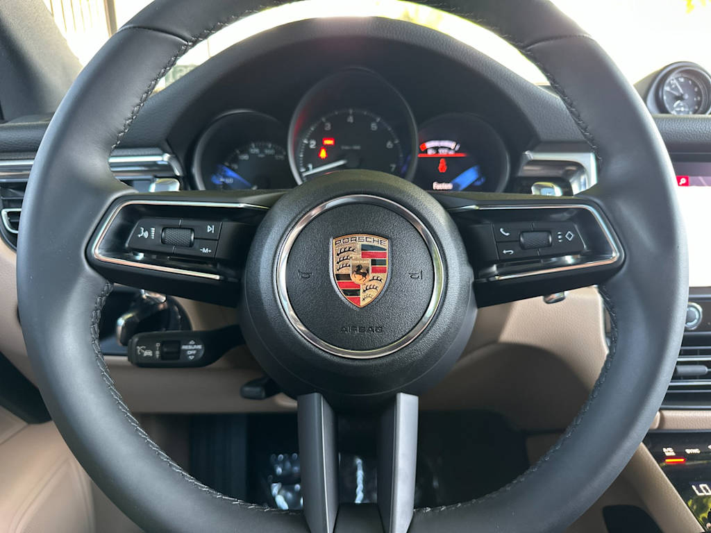 Thumbnail: 2025 Porsche Macan - 14