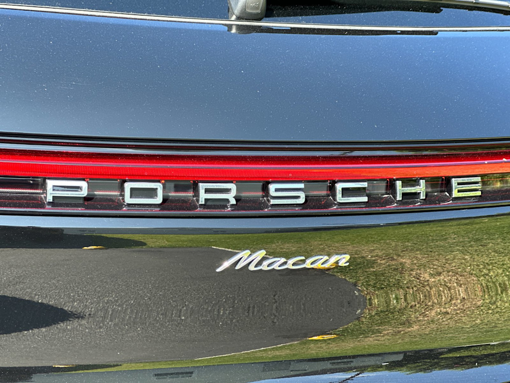 Thumbnail: 2025 Porsche Macan - 7