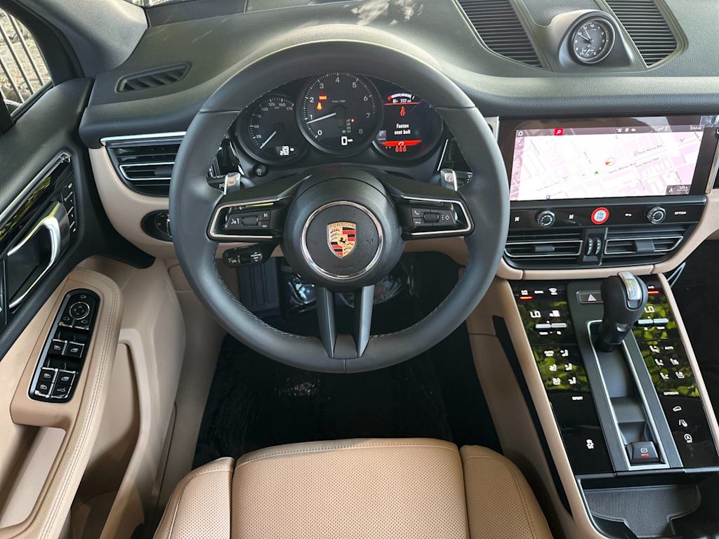 Thumbnail: 2025 Porsche Macan - 9
