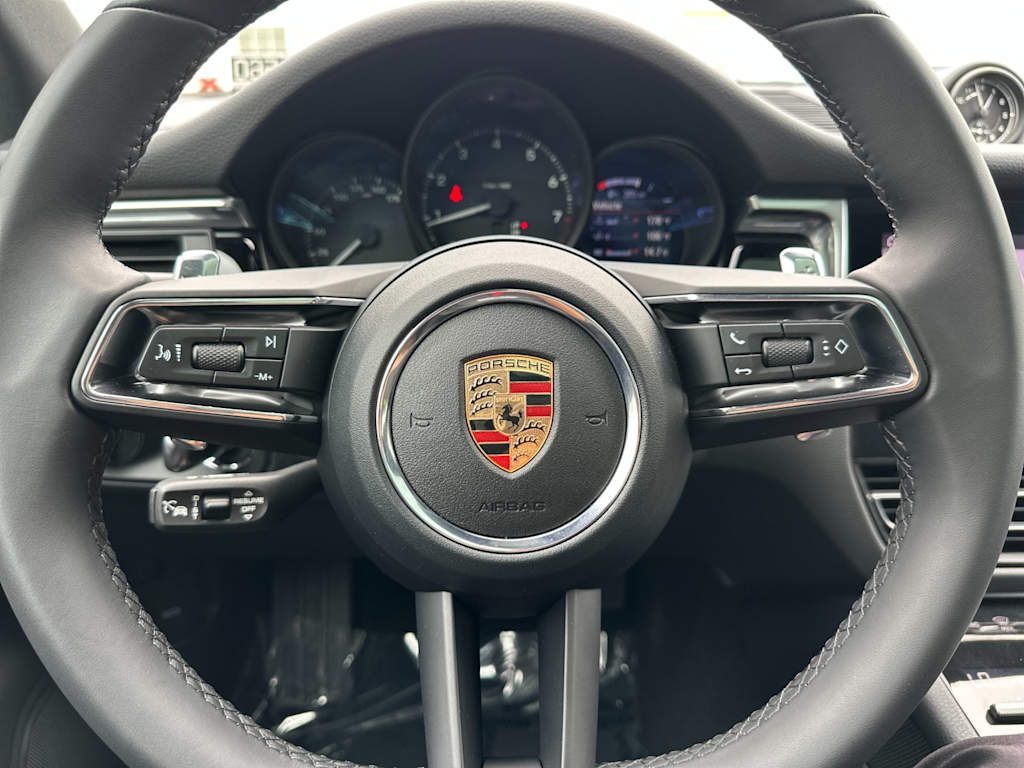 Thumbnail: 2026 Porsche Macan - 13