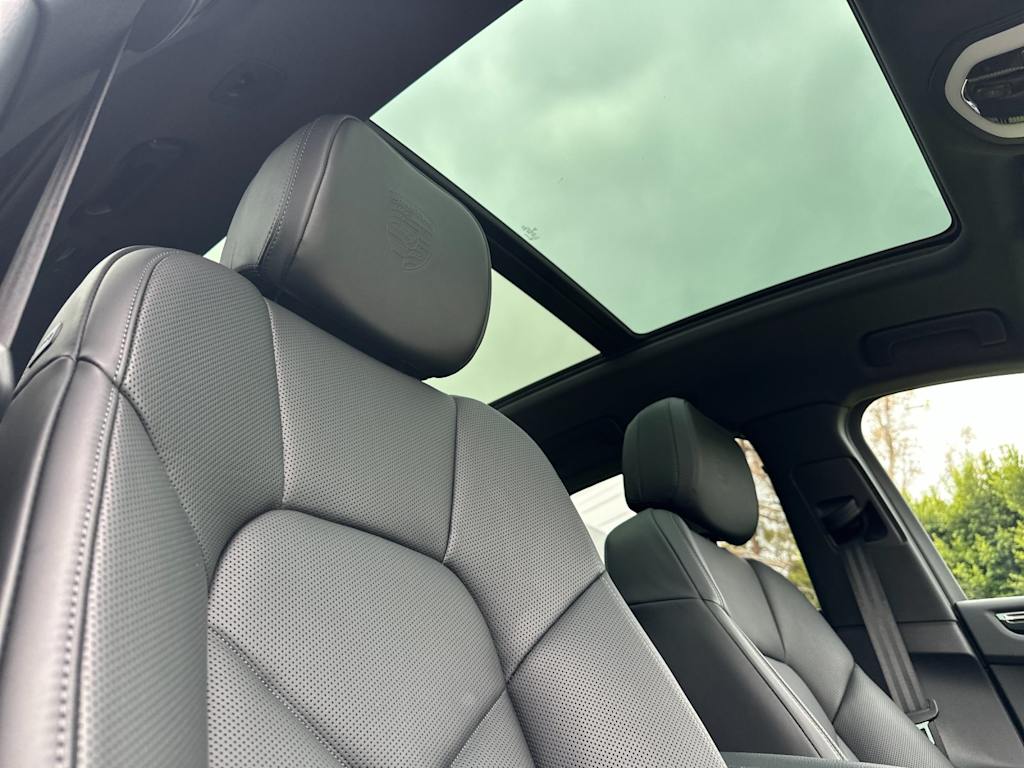 Thumbnail: 2026 Porsche Macan - 25