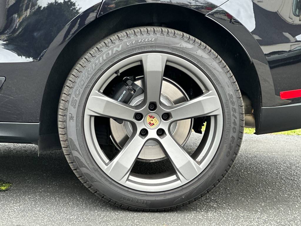 Thumbnail: 2026 Porsche Macan - 7