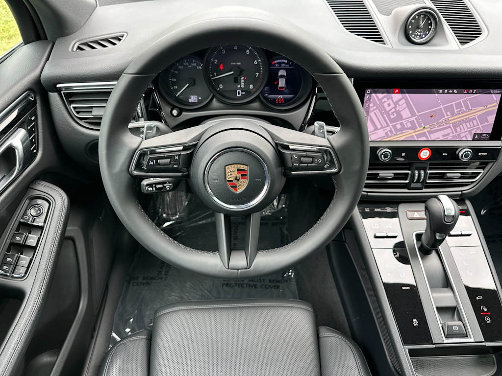 Thumbnail: 2026 Porsche Macan - 8
