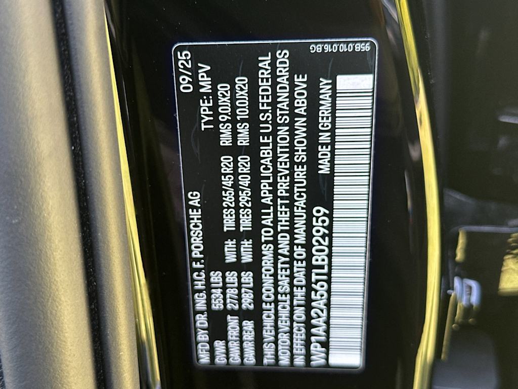 Thumbnail: 2026 Porsche Macan - 17