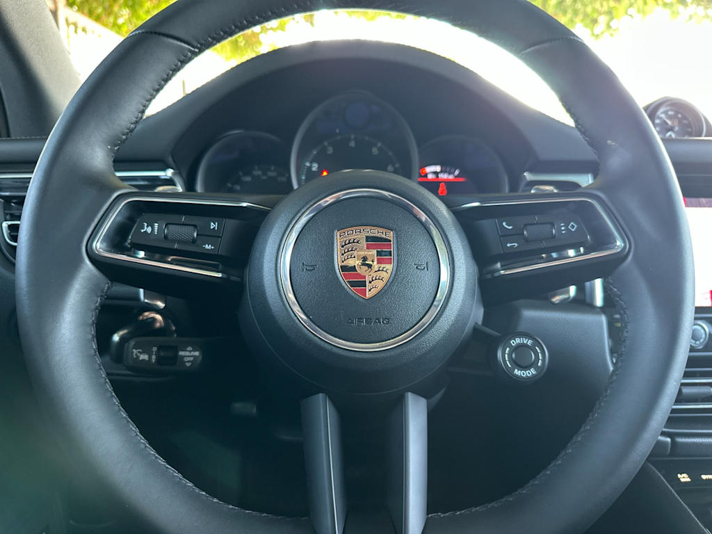 Thumbnail: 2026 Porsche Macan - 29