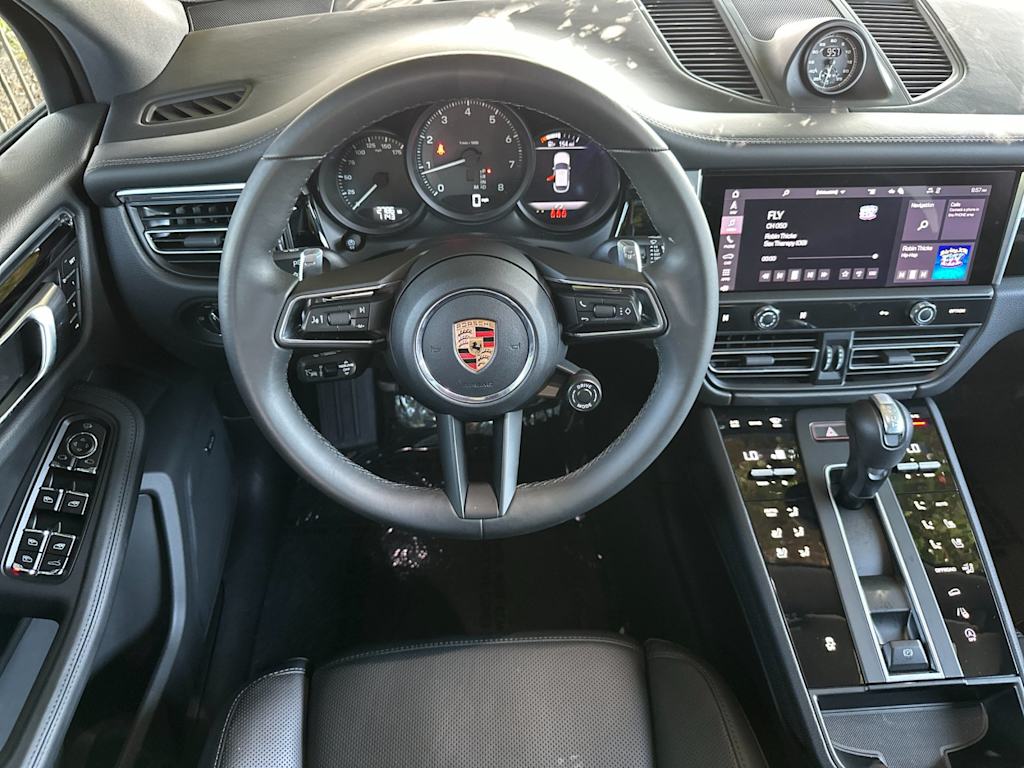 Thumbnail: 2026 Porsche Macan - 12