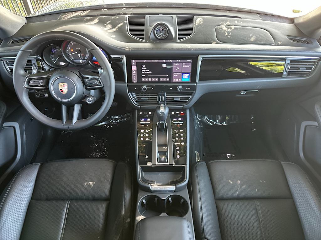 Thumbnail: 2026 Porsche Macan - 9