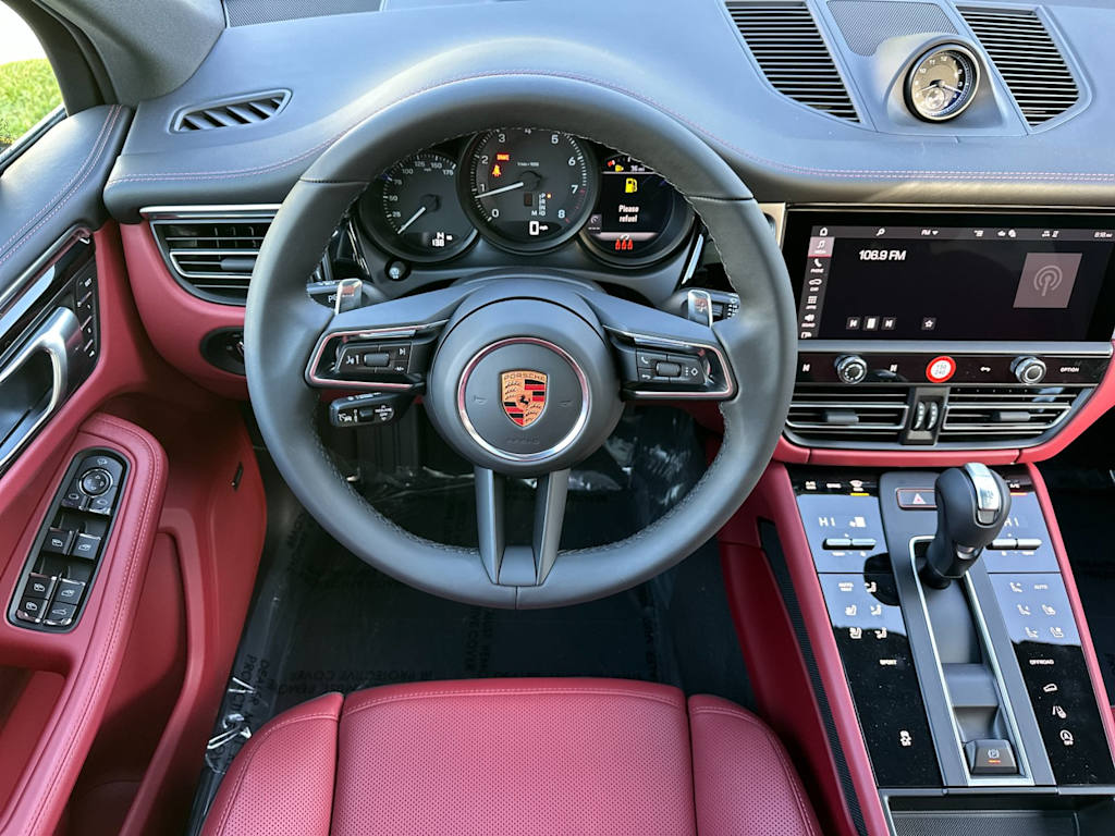 Thumbnail: 2026 Porsche Macan - 9