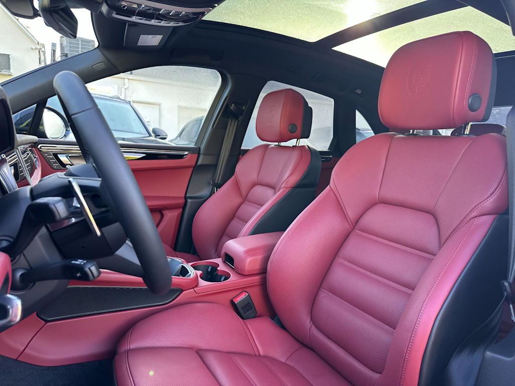 Thumbnail: 2026 Porsche Macan - 11