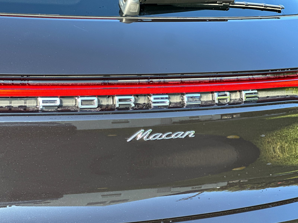 Thumbnail: 2026 Porsche Macan - 7