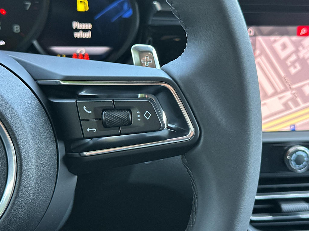 Thumbnail: 2026 Porsche Macan - 31