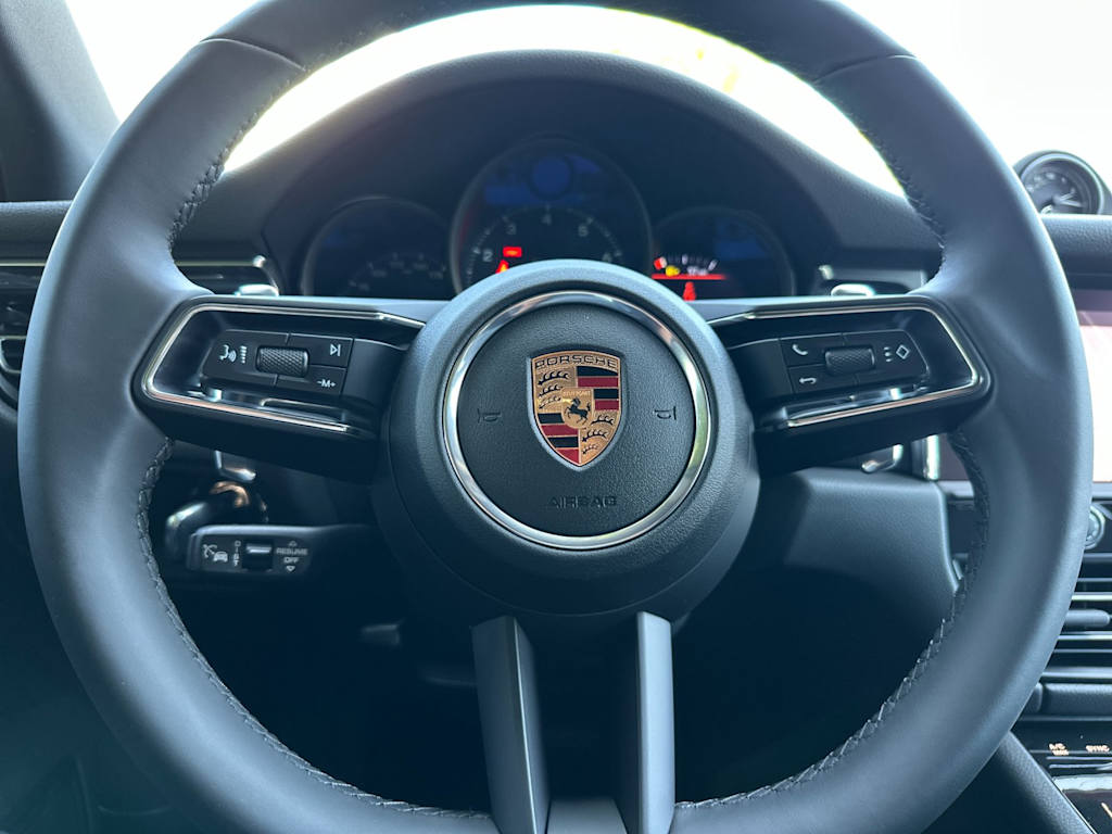 Thumbnail: 2026 Porsche Macan - 29