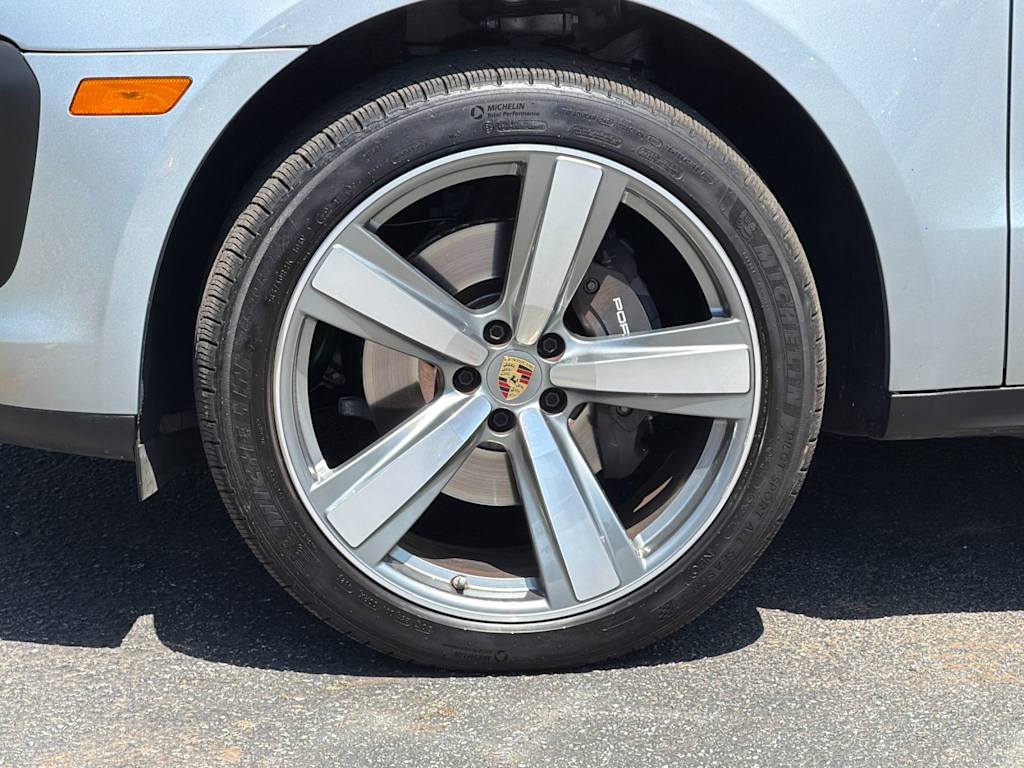 Thumbnail: 2024 Porsche Macan - 8