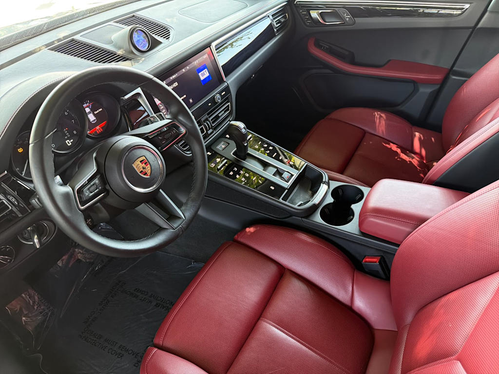 Thumbnail: 2024 Porsche Macan - 10