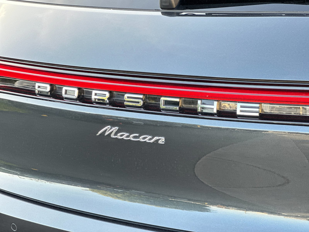 Thumbnail: 2025 Porsche Macan - 7