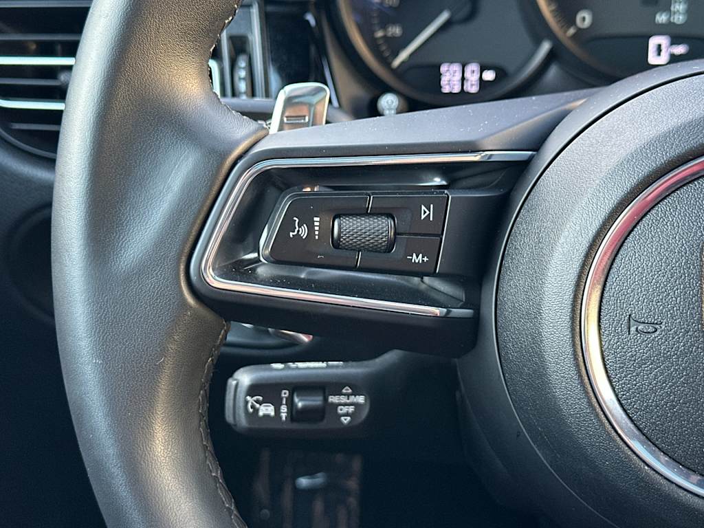 Thumbnail: 2025 Porsche Macan - 31